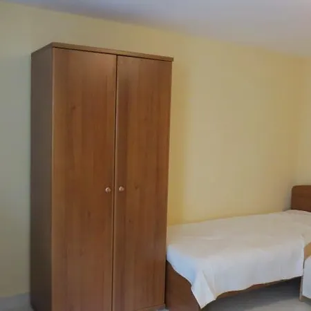 Galagonyas Apartment *